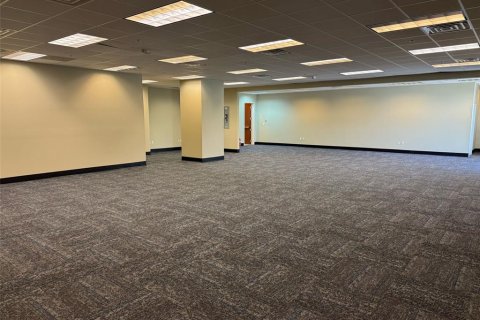 Immobilier commercial à louer à Orlando, Floride: 4374.67 m2 № 1626008 - photo 13