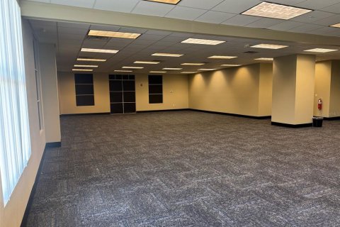 Immobilier commercial à louer à Orlando, Floride: 4374.67 m2 № 1626008 - photo 14