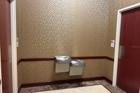 Immobilier commercial à louer à Orlando, Floride: 4374.67 m2 № 1626008 - photo 12