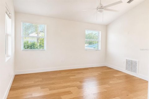 Apartamento en alquiler en Saint Petersburg, Florida, 2 dormitorios, 55.74 m2 № 2258638 - foto 12