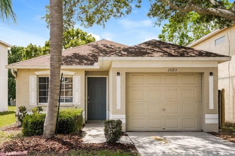 Villa ou maison à louer à Riverview, Floride: 3 chambres, 108.14 m2 № 1905065 - photo 1