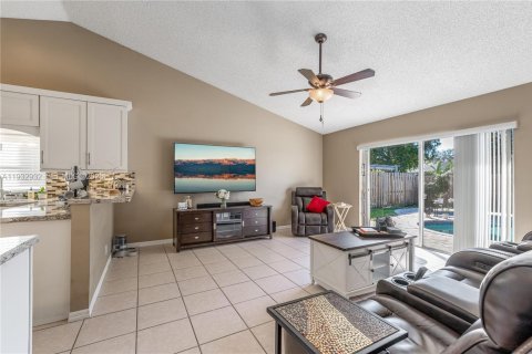 Casa en venta en Davie, Florida, 4 dormitorios, 188.68 m2 № 2000398 - foto 18