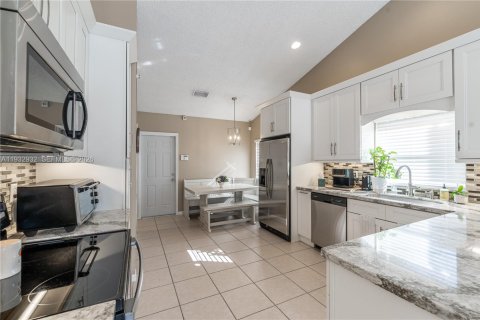 Casa en venta en Davie, Florida, 4 dormitorios, 188.68 m2 № 2000398 - foto 16