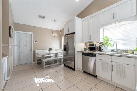 Casa en venta en Davie, Florida, 4 dormitorios, 188.68 m2 № 2000398 - foto 17