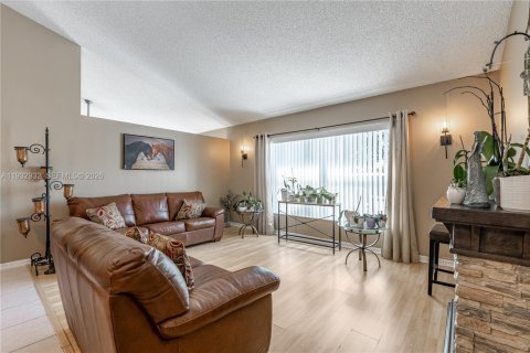 Casa en venta en Davie, Florida, 4 dormitorios, 188.68 m2 № 2000398 - foto 9