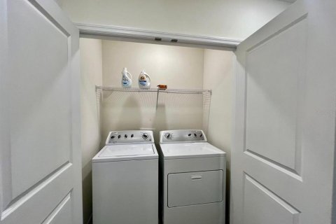 Duplex in Sarasota, Florida 3 bedrooms, 160.16 sq.m. № 1795858 - photo 27