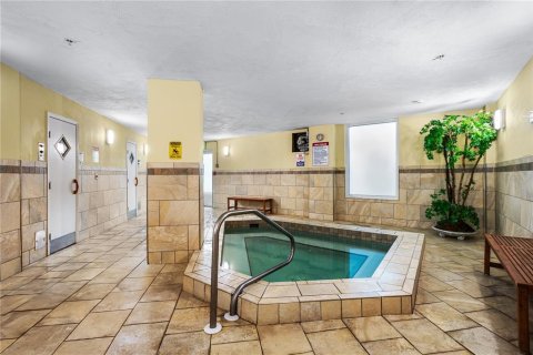 Condo in Daytona Beach Shores, Florida, 2 bedrooms  № 1815497 - photo 27