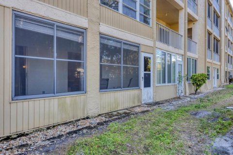 Copropriété à vendre à Bradenton, Floride: 2 chambres, 89.19 m2 № 2115990 - photo 25