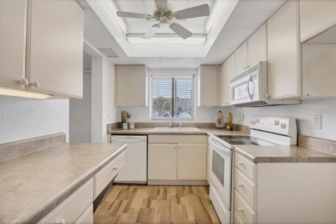Copropriété à vendre à Bradenton, Floride: 2 chambres, 89.19 m2 № 2115990 - photo 13