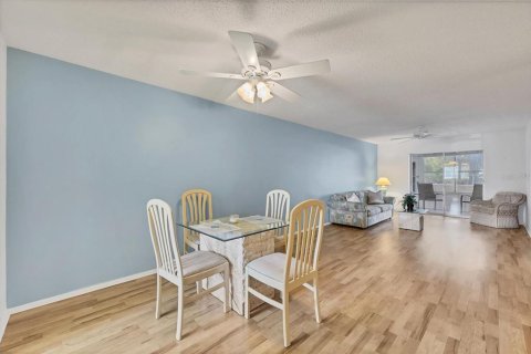 Copropriété à vendre à Bradenton, Floride: 2 chambres, 89.19 m2 № 2115990 - photo 9