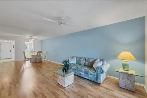 Copropriété à vendre à Bradenton, Floride: 2 chambres, 89.19 m2 № 2115990 - photo 5