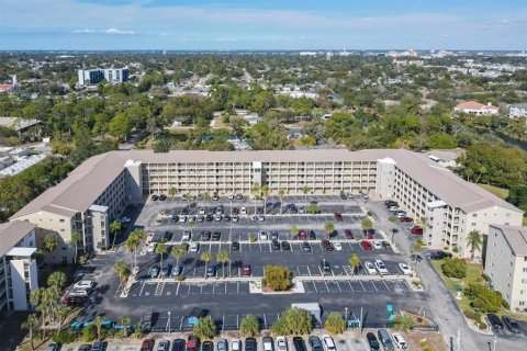 Copropriété à vendre à Bradenton, Floride: 2 chambres, 89.19 m2 № 2115990 - photo 3