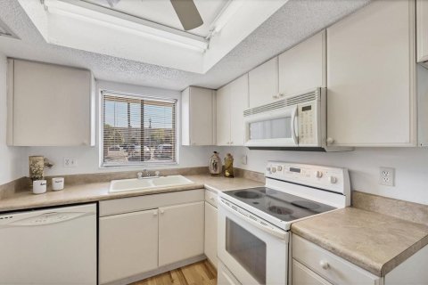 Copropriété à vendre à Bradenton, Floride: 2 chambres, 89.19 m2 № 2115990 - photo 15