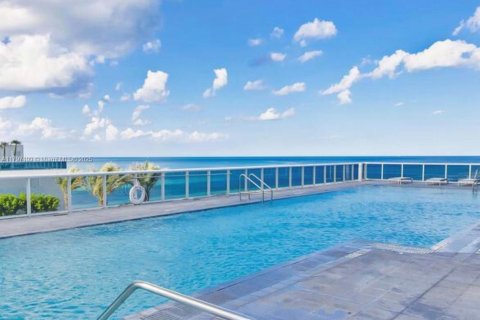 Condominio en alquiler en Sunny Isles Beach, Florida, 2 dormitorios, 168.25 m2 № 1959138 - foto 23