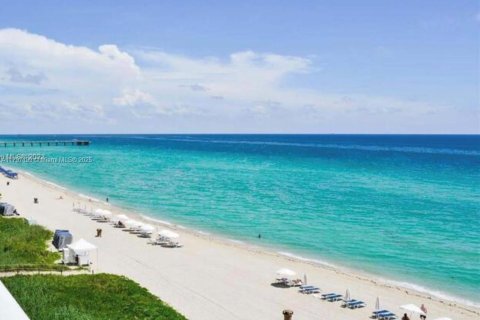 Condominio en alquiler en Sunny Isles Beach, Florida, 2 dormitorios, 168.25 m2 № 1959138 - foto 24