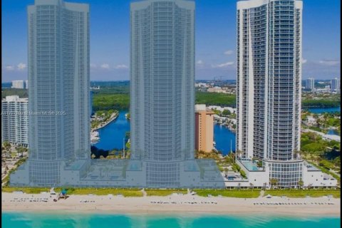 Condominio en alquiler en Sunny Isles Beach, Florida, 2 dormitorios, 168.25 m2 № 1959138 - foto 2