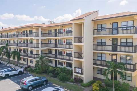 Condominio en alquiler en Bradenton, Florida, 2 dormitorios, 97.55 m2 № 1798472 - foto 3