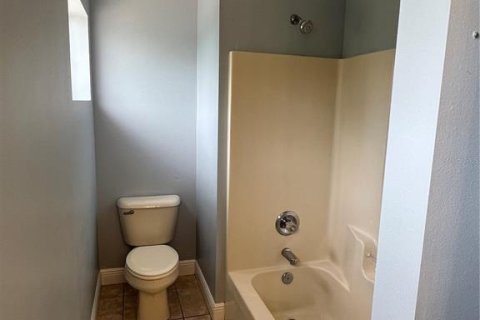 Villa ou maison à louer à Zephyrhills, Floride: 5 chambres, 263.47 m2 № 1817790 - photo 25