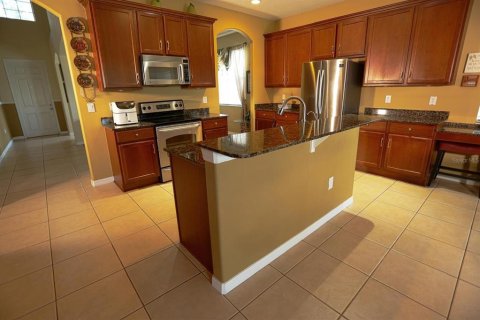 House in Riverview, Florida 5 bedrooms, 330.82 sq.m. № 1882897 - photo 3
