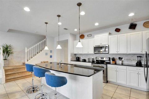 Townhouse in Kissimmee, Florida 5 bedrooms, 210.24 sq.m. № 1540563 - photo 14