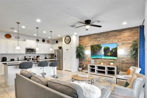 Townhouse in Kissimmee, Florida 5 bedrooms, 210.24 sq.m. № 1540563 - photo 5