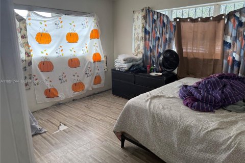 House in Miami, Florida 3 bedrooms, 115.94 sq.m. № 2006123 - photo 8