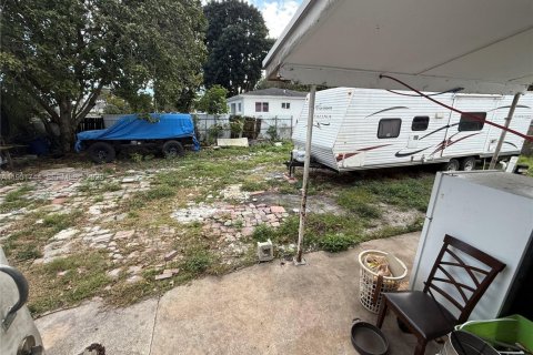 House in Miami, Florida 3 bedrooms, 115.94 sq.m. № 2006123 - photo 5