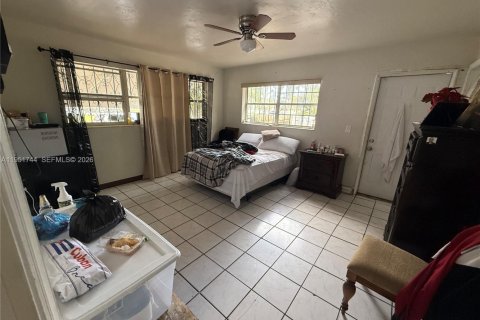 House in Miami, Florida 3 bedrooms, 115.94 sq.m. № 2006123 - photo 13
