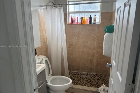 House in Miami, Florida 3 bedrooms, 115.94 sq.m. № 2006123 - photo 10