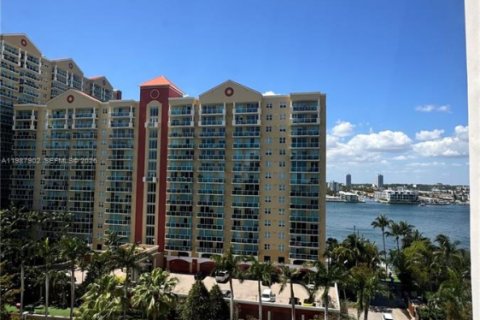Copropriété à vendre à Sunny Isles Beach, Floride: 2 chambres, 83.05 m2 № 2051786 - photo 26
