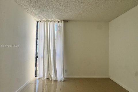 Copropriété à vendre à Sunny Isles Beach, Floride: 2 chambres, 83.05 m2 № 2051786 - photo 28