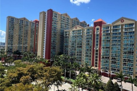 Copropriété à vendre à Sunny Isles Beach, Floride: 2 chambres, 83.05 m2 № 2051786 - photo 6