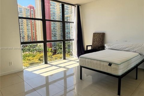 Copropriété à vendre à Sunny Isles Beach, Floride: 2 chambres, 83.05 m2 № 2051786 - photo 19