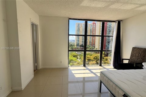Copropriété à vendre à Sunny Isles Beach, Floride: 2 chambres, 83.05 m2 № 2051786 - photo 20
