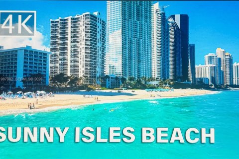 Copropriété à vendre à Sunny Isles Beach, Floride: 2 chambres, 83.05 m2 № 2051786 - photo 1