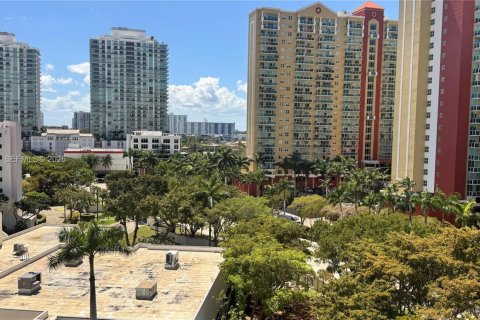 Copropriété à vendre à Sunny Isles Beach, Floride: 2 chambres, 83.05 m2 № 2051786 - photo 7