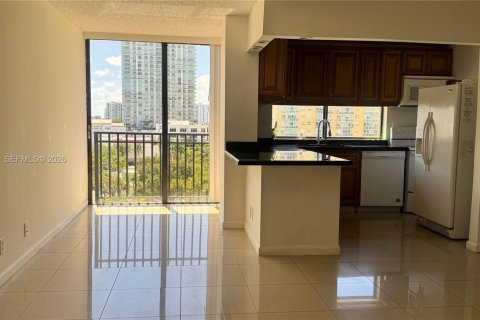 Copropriété à vendre à Sunny Isles Beach, Floride: 2 chambres, 83.05 m2 № 2051786 - photo 5