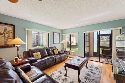 Condominio en venta en Winter Haven, Florida, 2 dormitorios, 121.33 m2 № 1669896 - foto 11