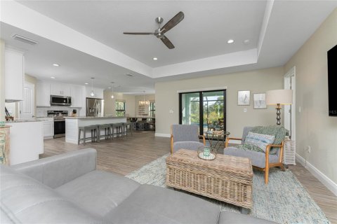 House in Rotonda, Florida 3 bedrooms, 164.44 sq.m. № 1815809 - photo 11
