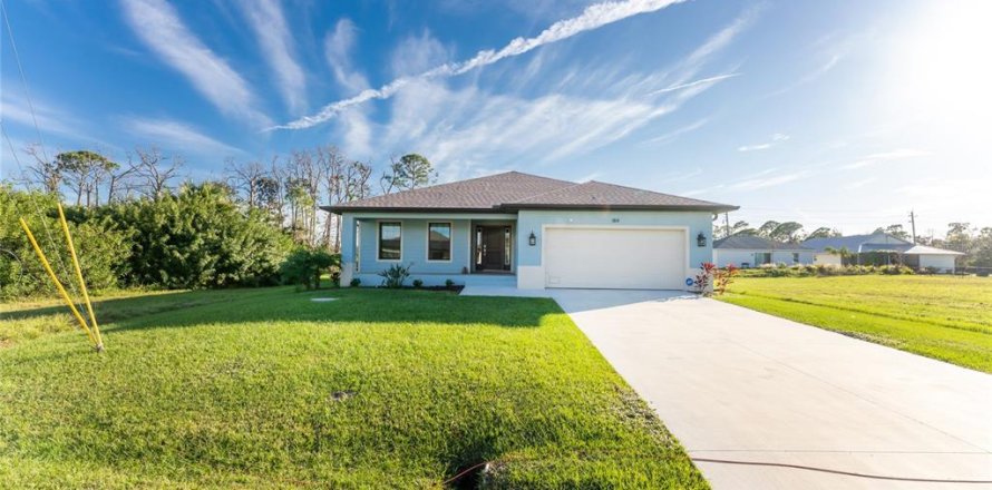 House in Rotonda, Florida 3 bedrooms, 164.44 sq.m. № 1815809