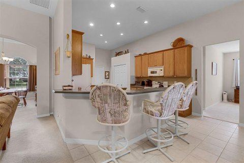 House in Apopka, Florida 4 bedrooms, 294.78 sq.m. № 1917716 - photo 8