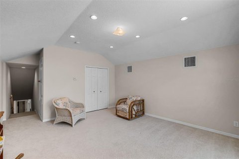 House in Apopka, Florida 4 bedrooms, 294.78 sq.m. № 1917716 - photo 30