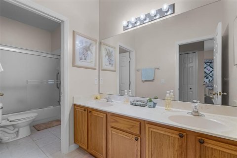 House in Apopka, Florida 4 bedrooms, 294.78 sq.m. № 1917716 - photo 24