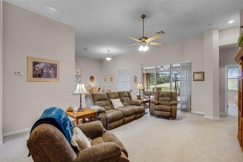 House in Apopka, Florida 4 bedrooms, 294.78 sq.m. № 1917716 - photo 5