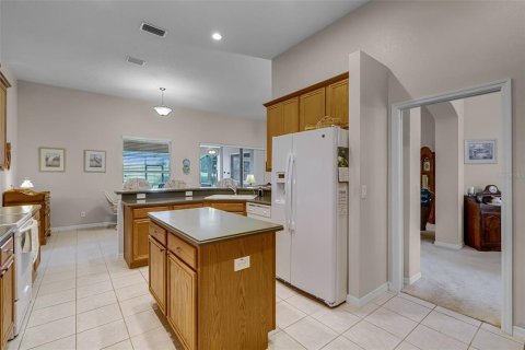 House in Apopka, Florida 4 bedrooms, 294.78 sq.m. № 1917716 - photo 10
