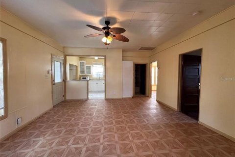Immobilier commercial à vendre à Bartow, Floride: 6 chambres, 189.33 m2 № 2215018 - photo 3