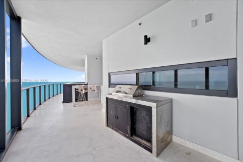 Copropriété à louer à Sunny Isles Beach, Floride: 4 chambres, 294.59 m2 № 2002418 - photo 3