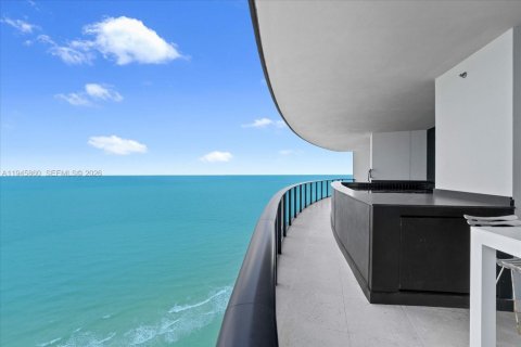Copropriété à louer à Sunny Isles Beach, Floride: 4 chambres, 294.59 m2 № 2002418 - photo 2
