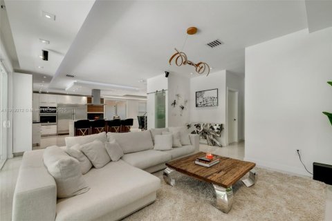 Villa ou maison à louer à Doral, Floride: 4 chambres, 268.02 m2 № 1974406 - photo 12