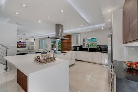 Villa ou maison à louer à Doral, Floride: 4 chambres, 268.02 m2 № 1974406 - photo 24